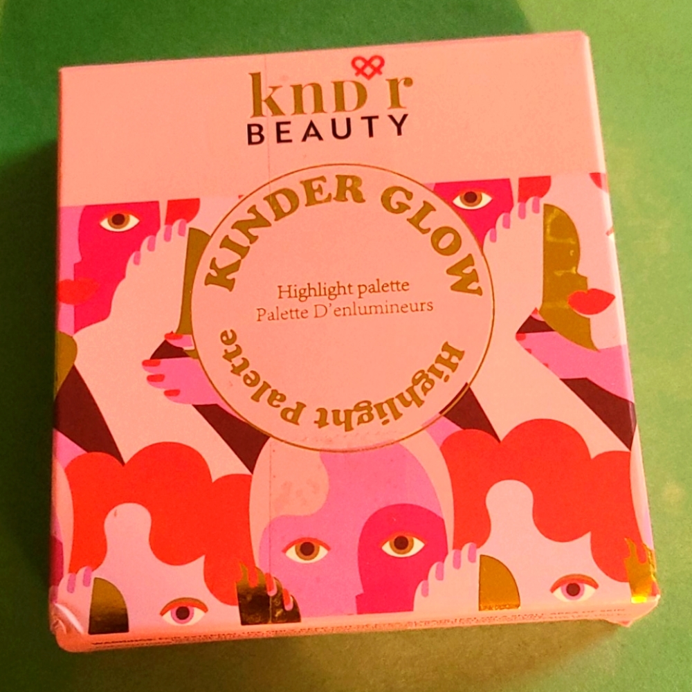KINDER BEAUTY - Kinder Glow Highlighter Palette
